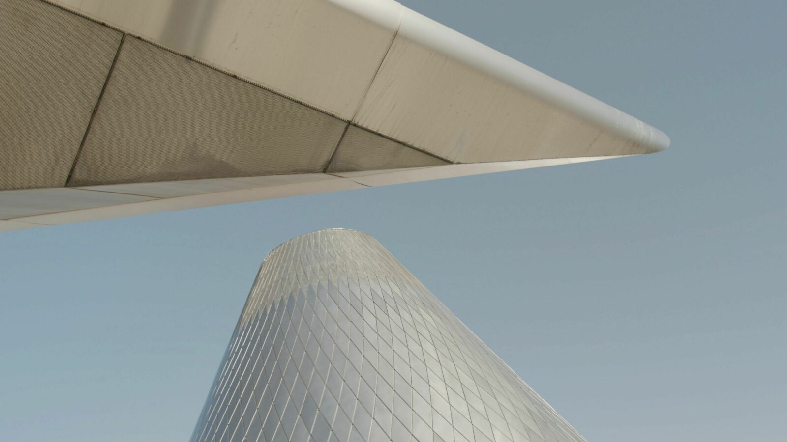 Arthur Erickson: Beauty Between the Lines