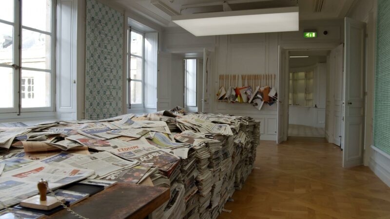 Live Art: Take Me (I'm Yours)