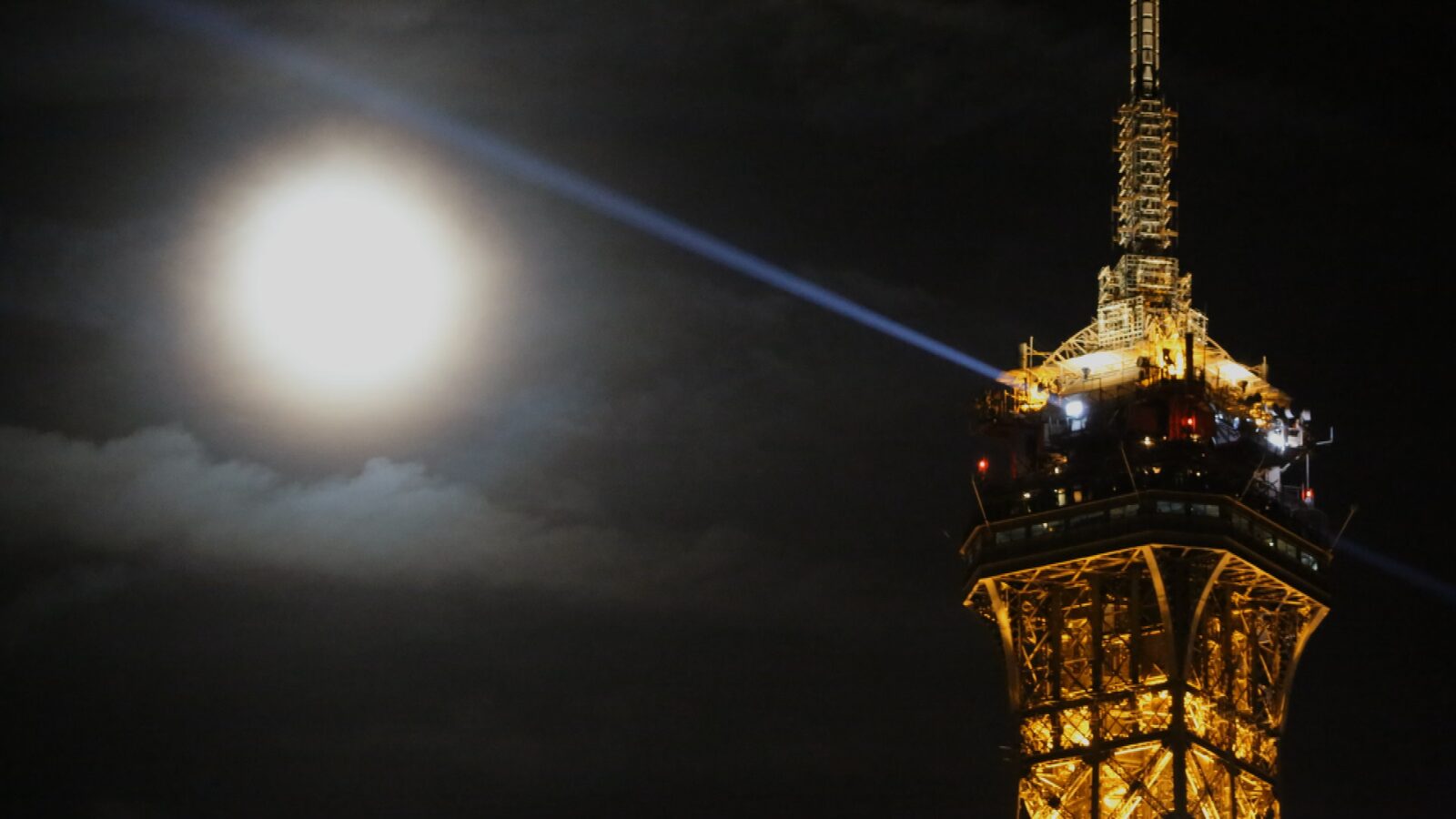 Mademoiselle Eiffel rembobine
