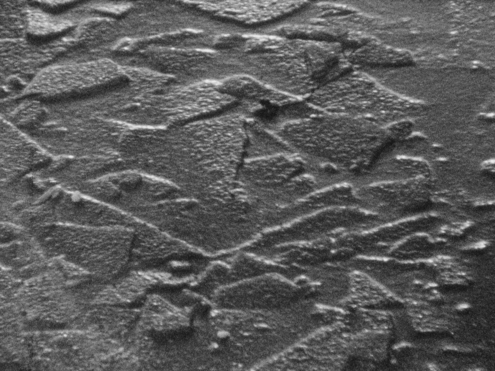 où la nuit tombe un bruit sourd