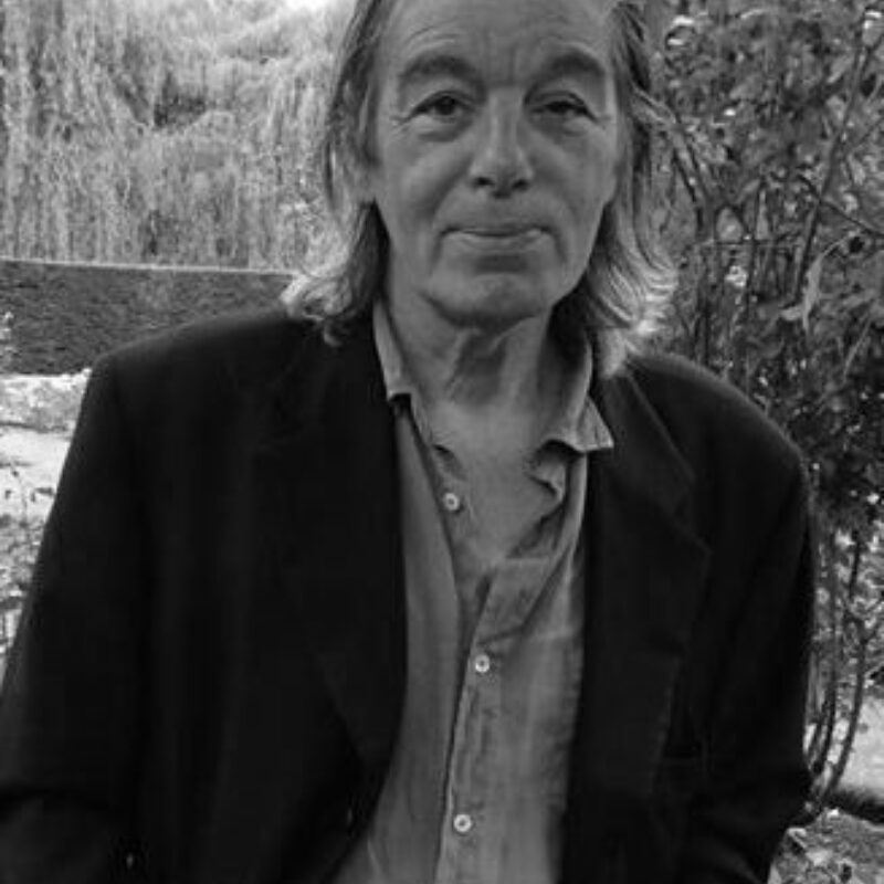 Sé Merry Doyle